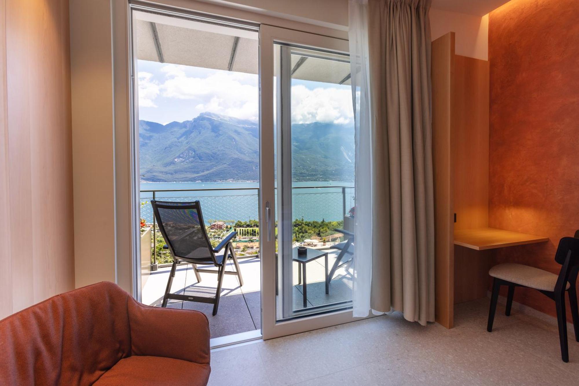 Llac Living Nature Hotel 리몬네술가르다 객실 사진